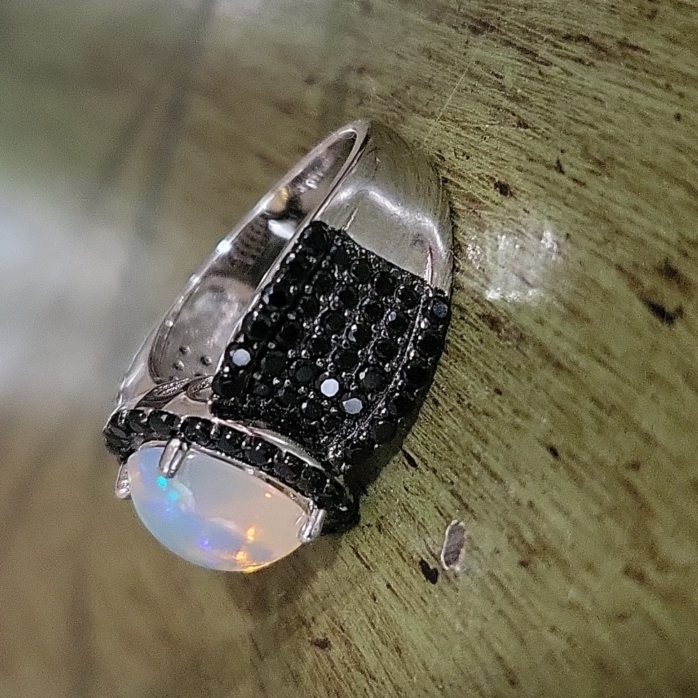 Rare Genuine Opal Ring - Picture 4 of 4